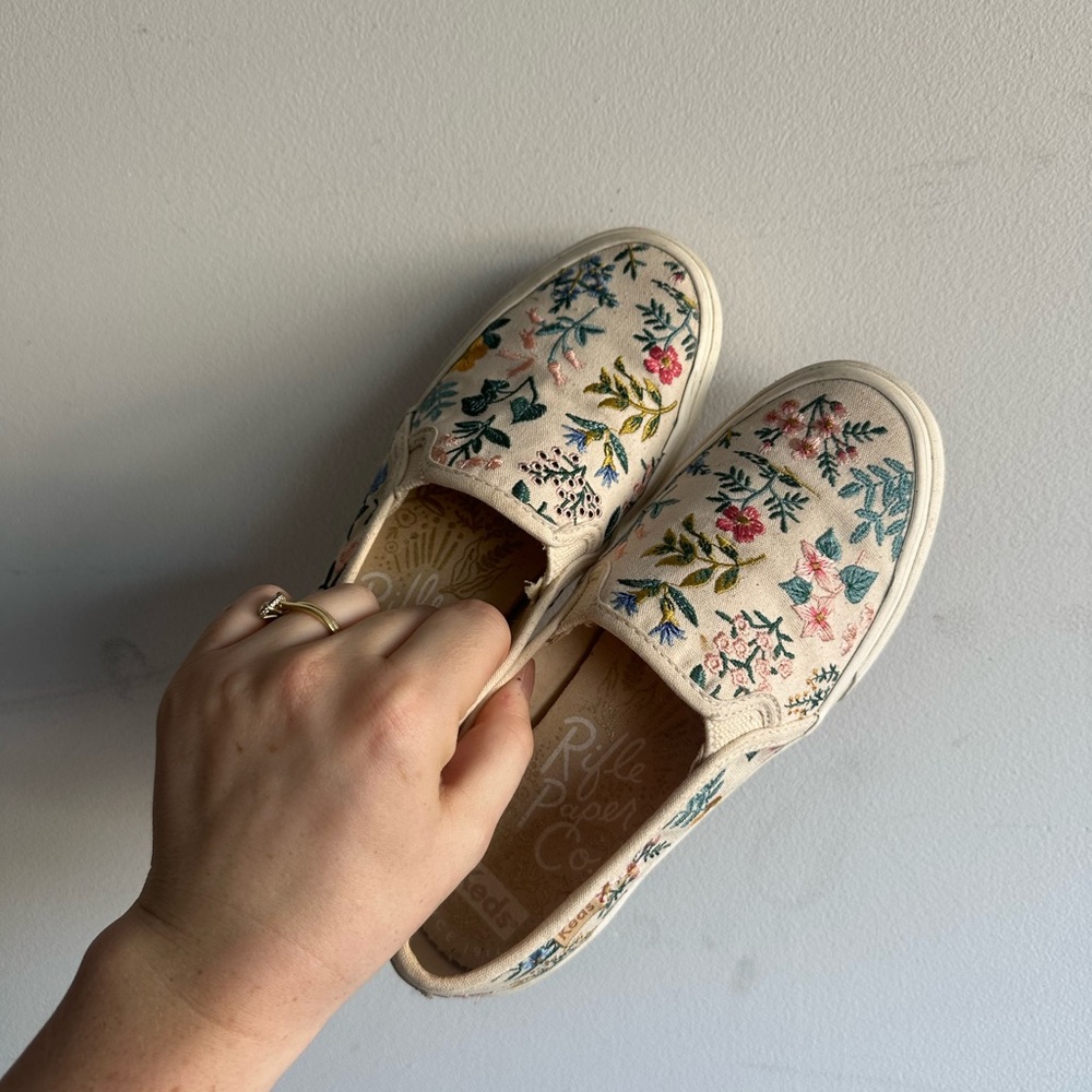 Floral Embroidered Slip-On Shoes